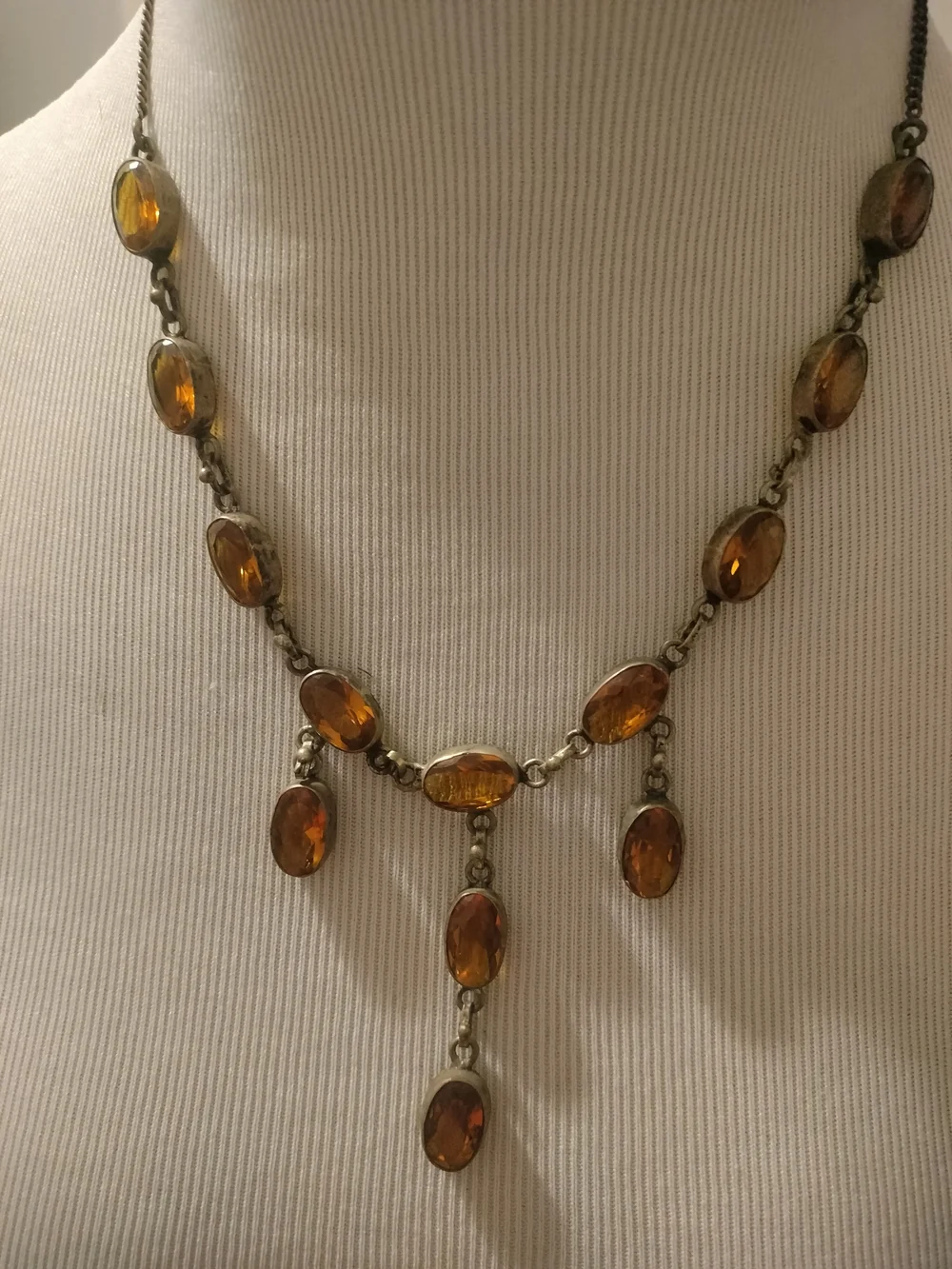 Amber Oval Drop Necklace - VTG - Classic - Silver Sets Mounted